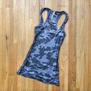 🎁FW2P/$30 grey long burnout camo tank S read